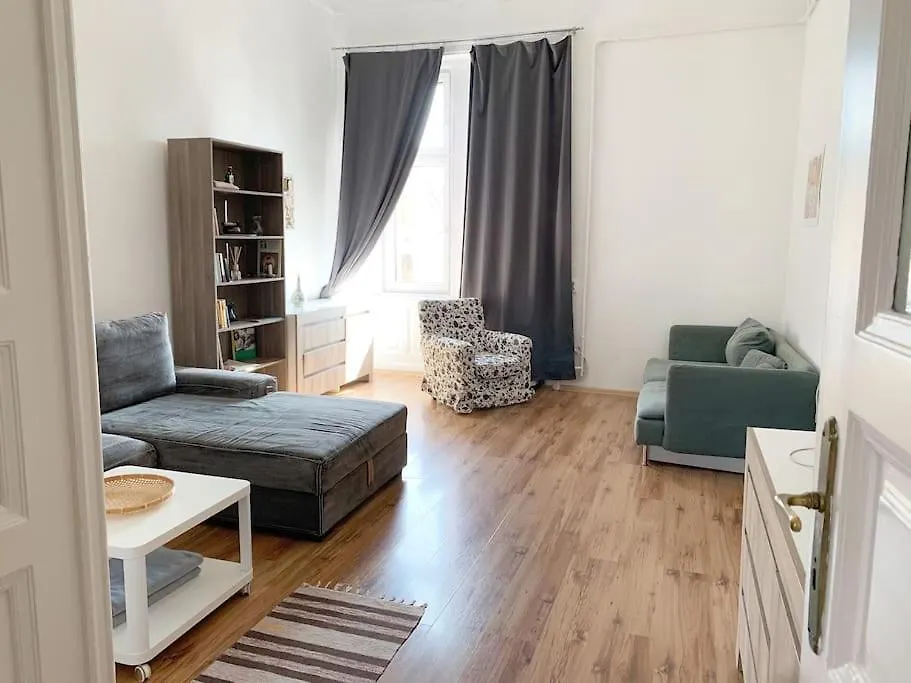 Big Home Budapešť 0*,  Maďarsko
